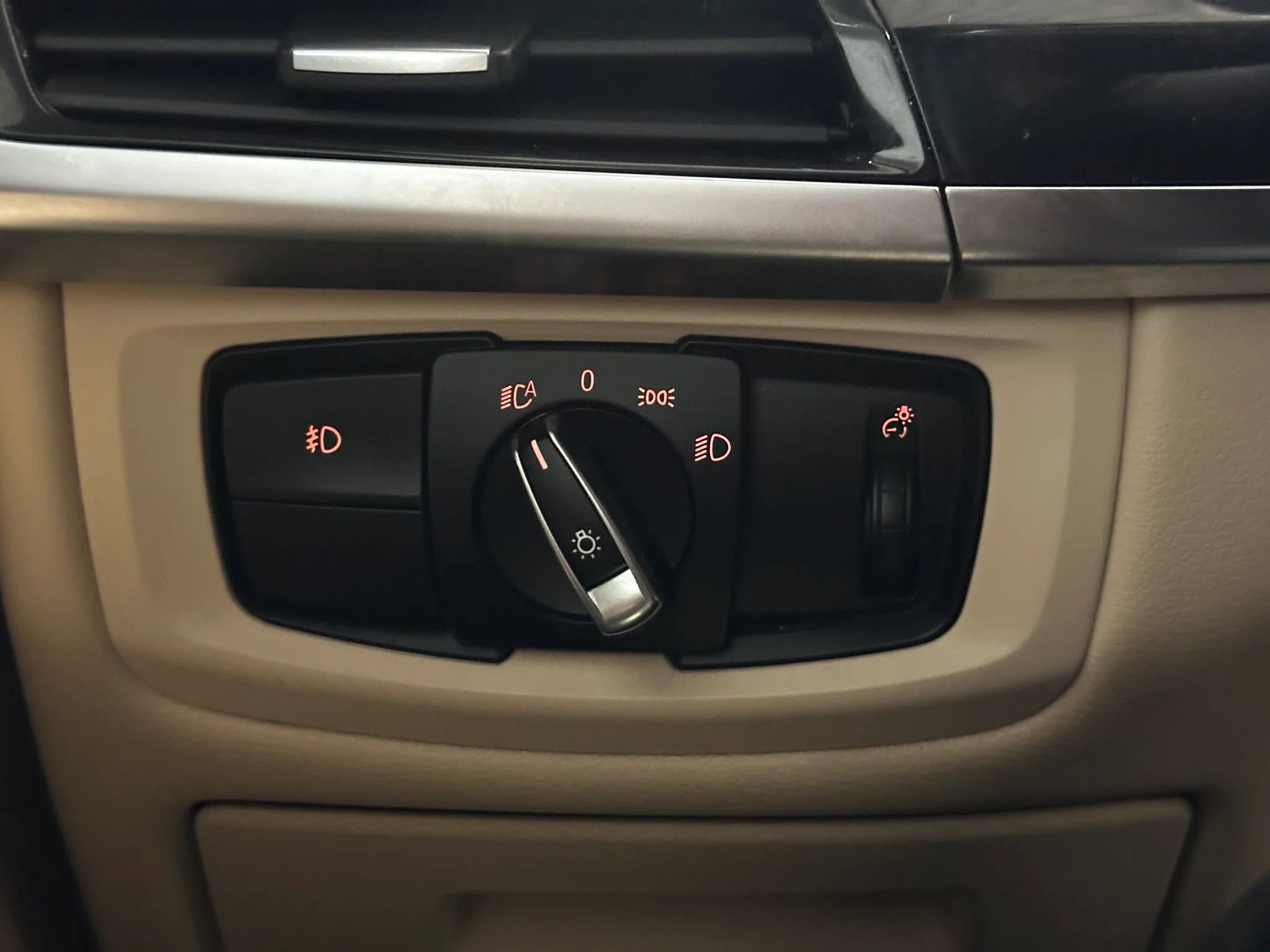 Used 2017 BMW X5 xDrive40e image 33