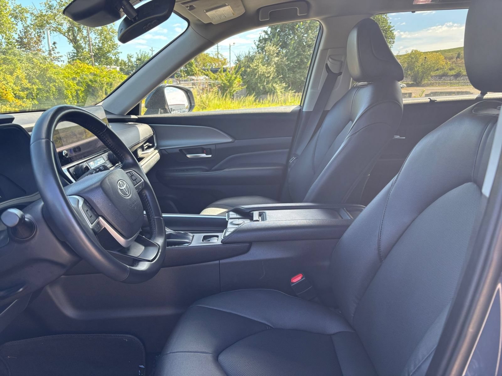 Used 2025 Toyota Grand Highlander FWD image 24