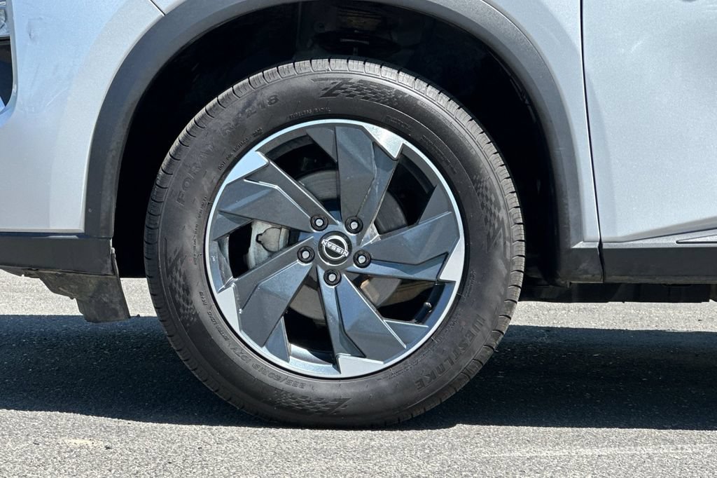 Used 2024 Nissan Rogue SV AWD/4WD image 27