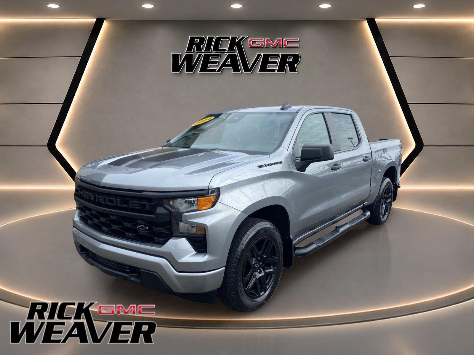 Used 2024 Chevrolet Silverado 1500 Custom w/ Rally Edition AWD/4WD image 1