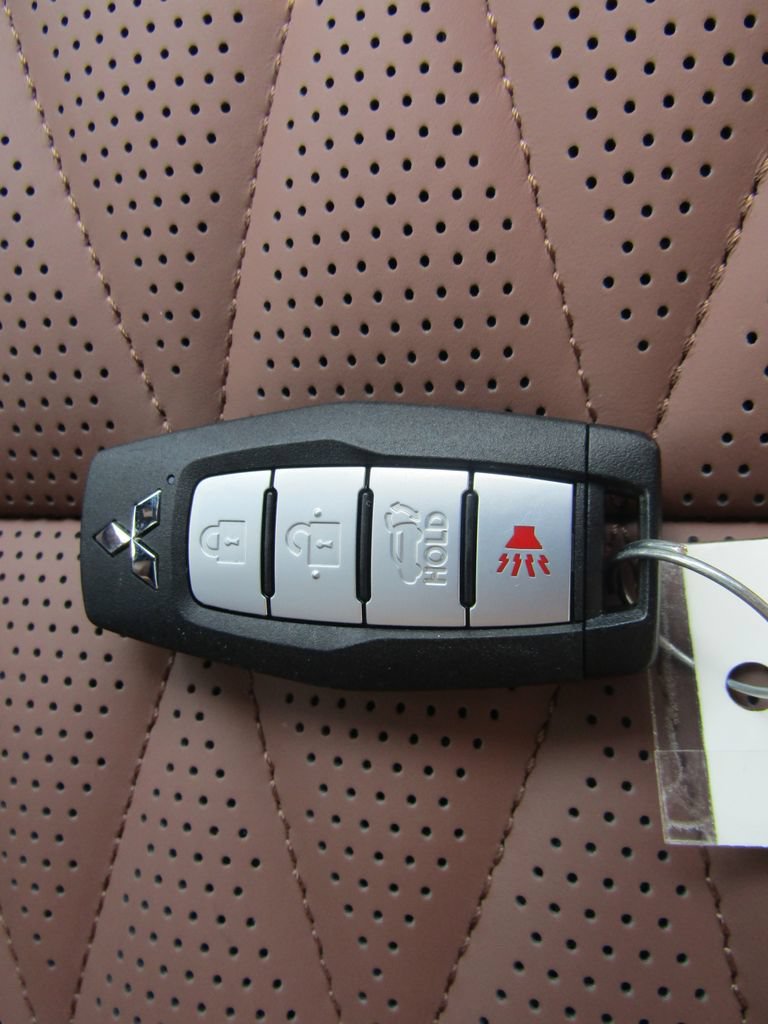 Used 2025 Mitsubishi Outlander SEL AWD/4WD image 38