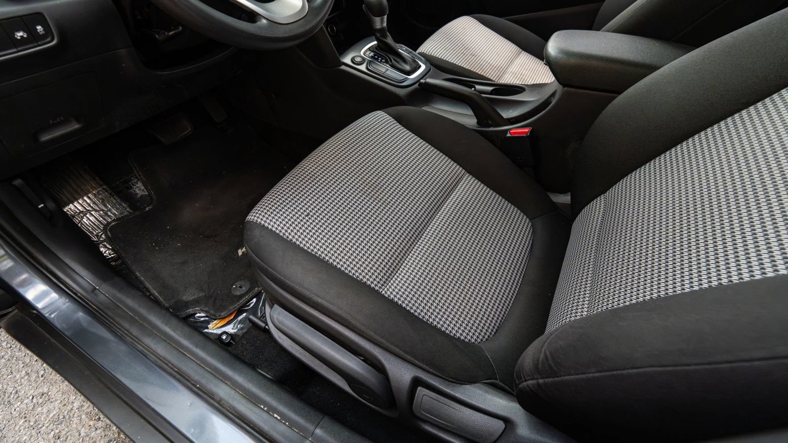 Used 2021 Hyundai Kona SE AWD/4WD image 25