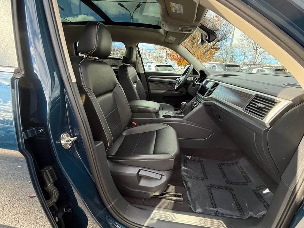 Used 2021 Volkswagen Atlas SE w/ Panoramic Sunroof Package FWD image 26