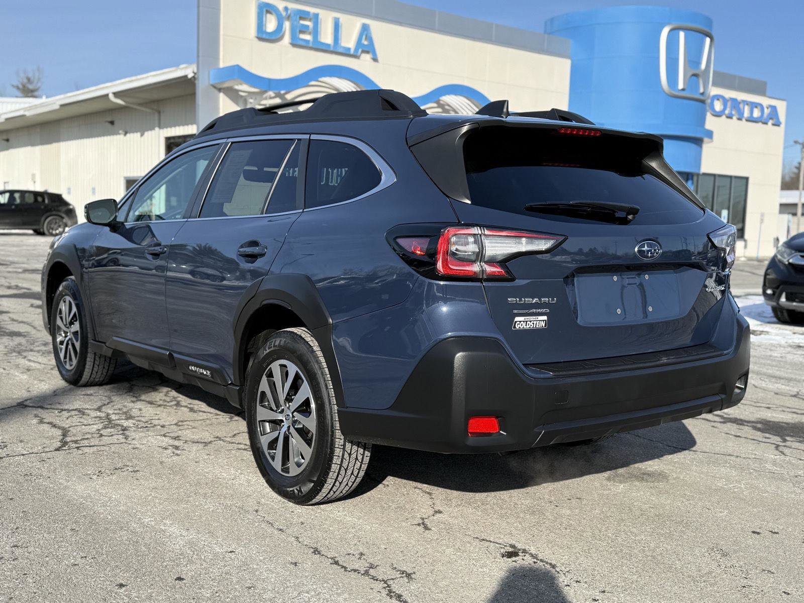 Used 2024 Subaru Outback Premium image 10