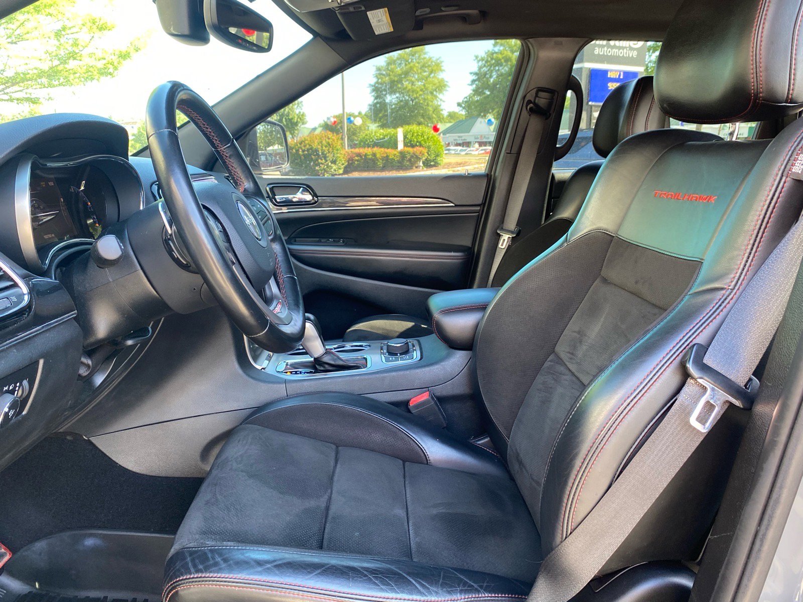 Used 2020 Jeep Grand Cherokee Trailhawk AWD/4WD image 14