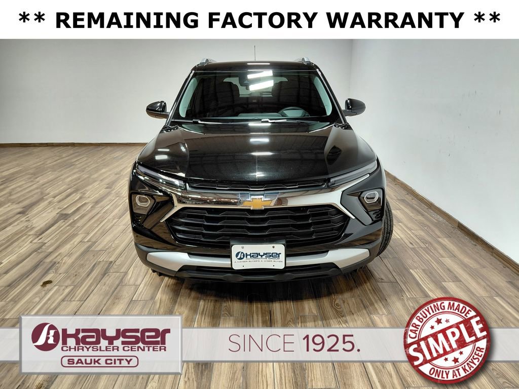 Used 2025 Chevrolet TrailBlazer LT FWD image 3