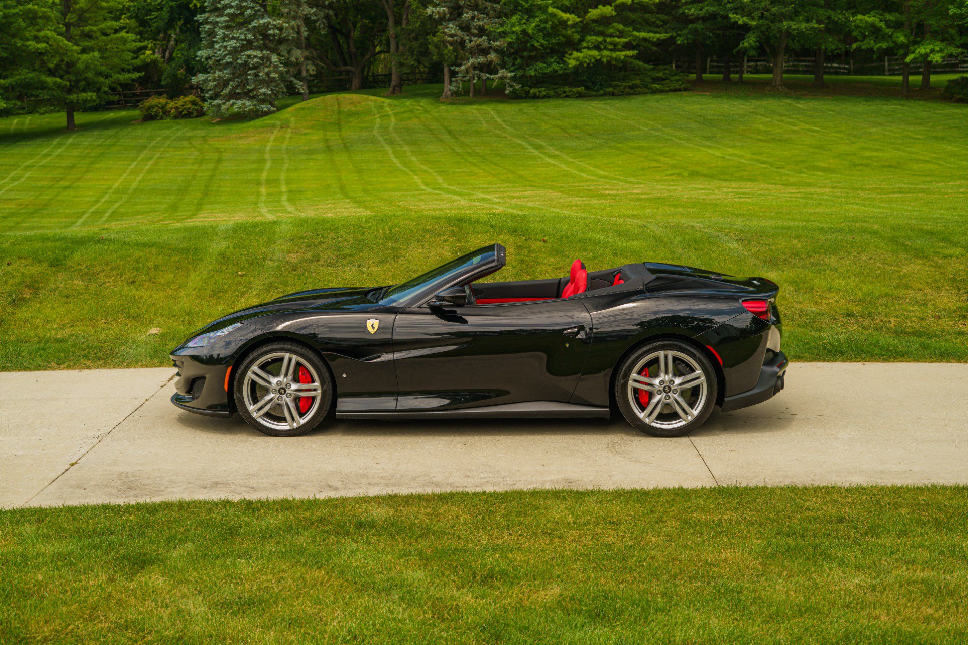 Used 2019 Ferrari Portofino RWD image 82