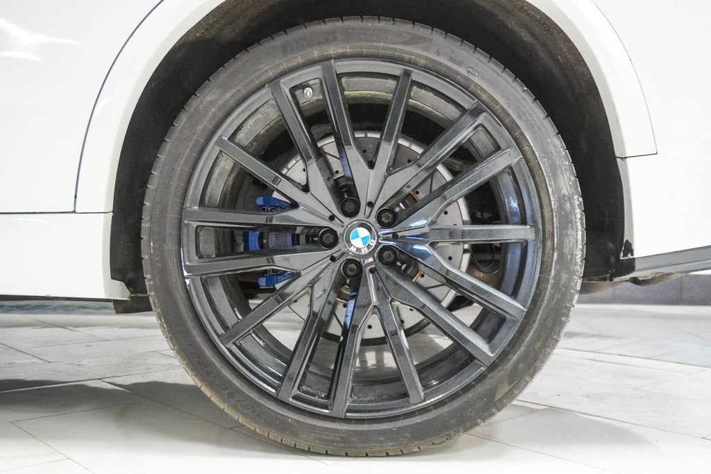 Used 2020 BMW X5 M50i w/ Premium Package image 44