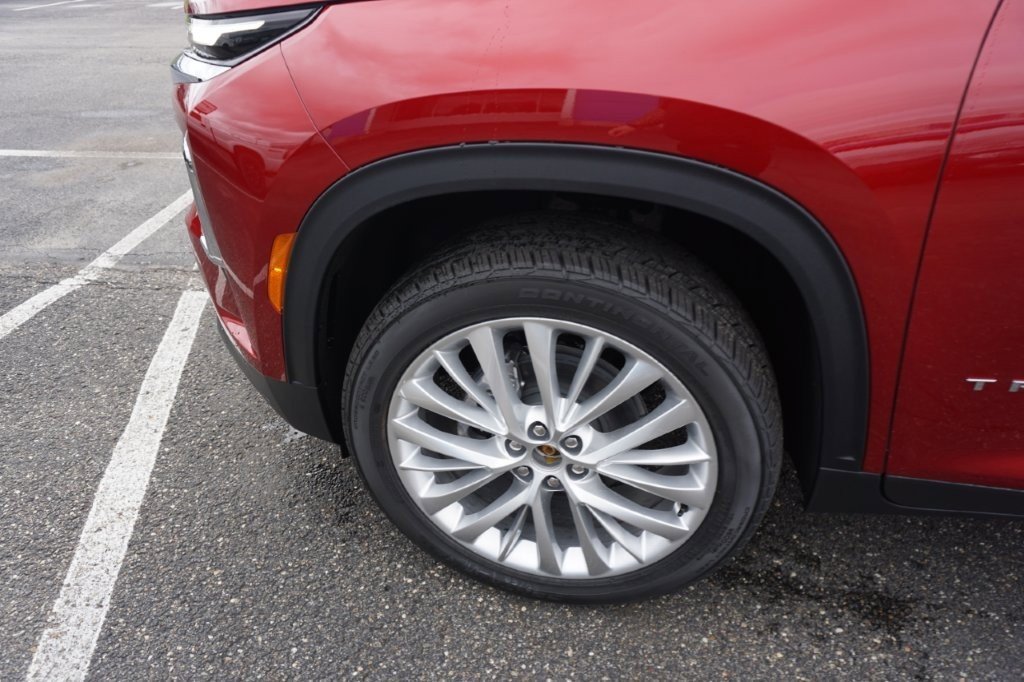 New 2025 Chevrolet Traverse LT w/ Driver Confidence Package image 10