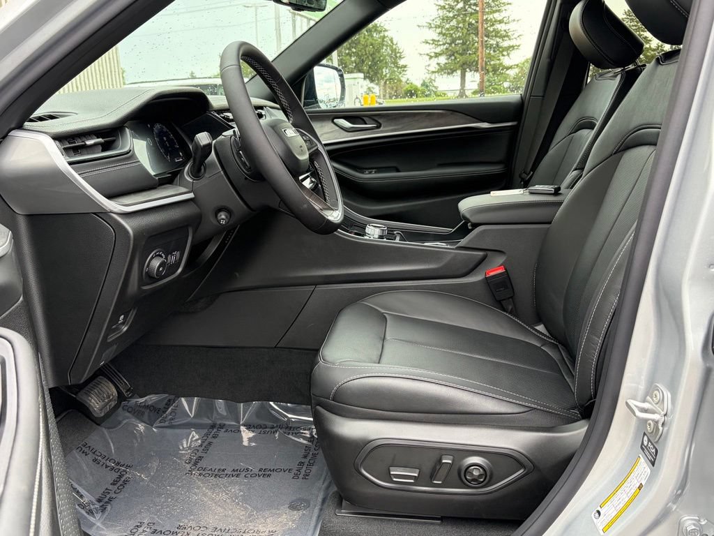 New 2026 Jeep Grand Cherokee L Limited AWD/4WD image 10