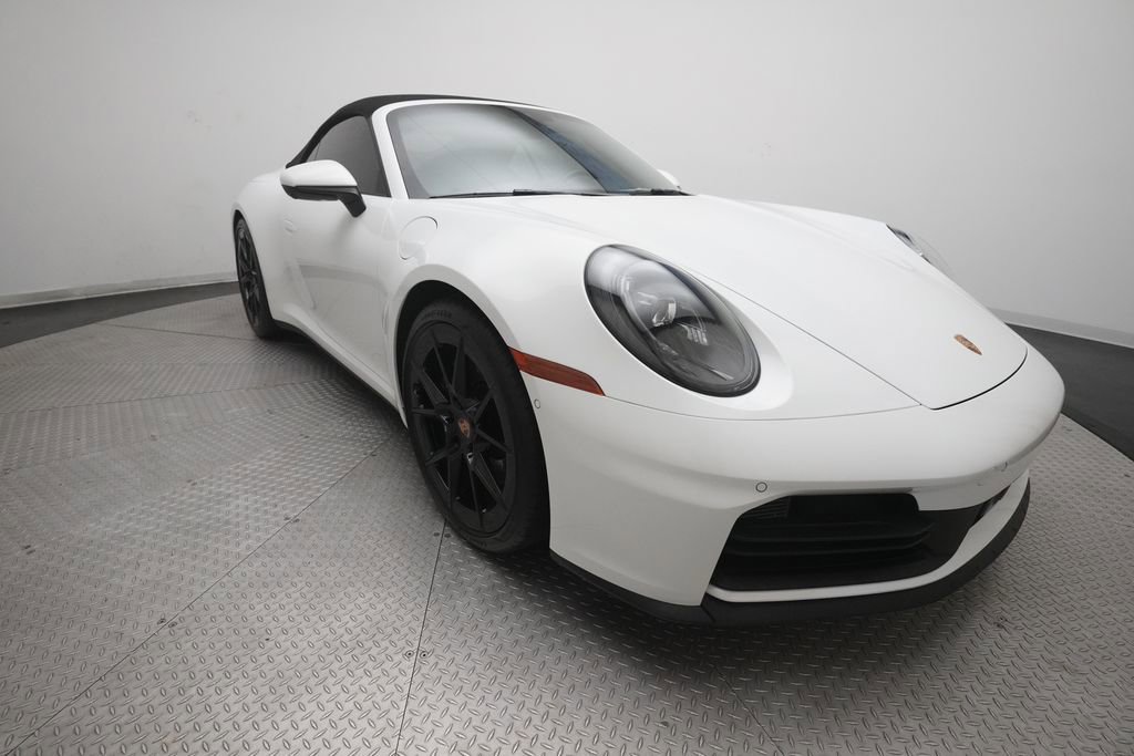 Certified 2025 Porsche 911 Carrera RWD image 3