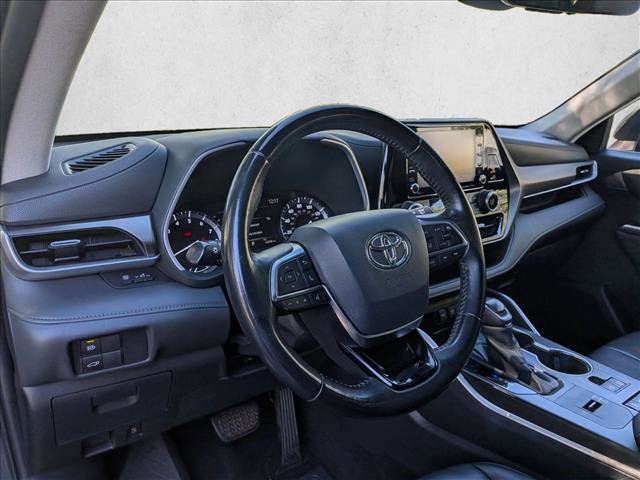 Used 2020 Toyota Highlander XLE image 10