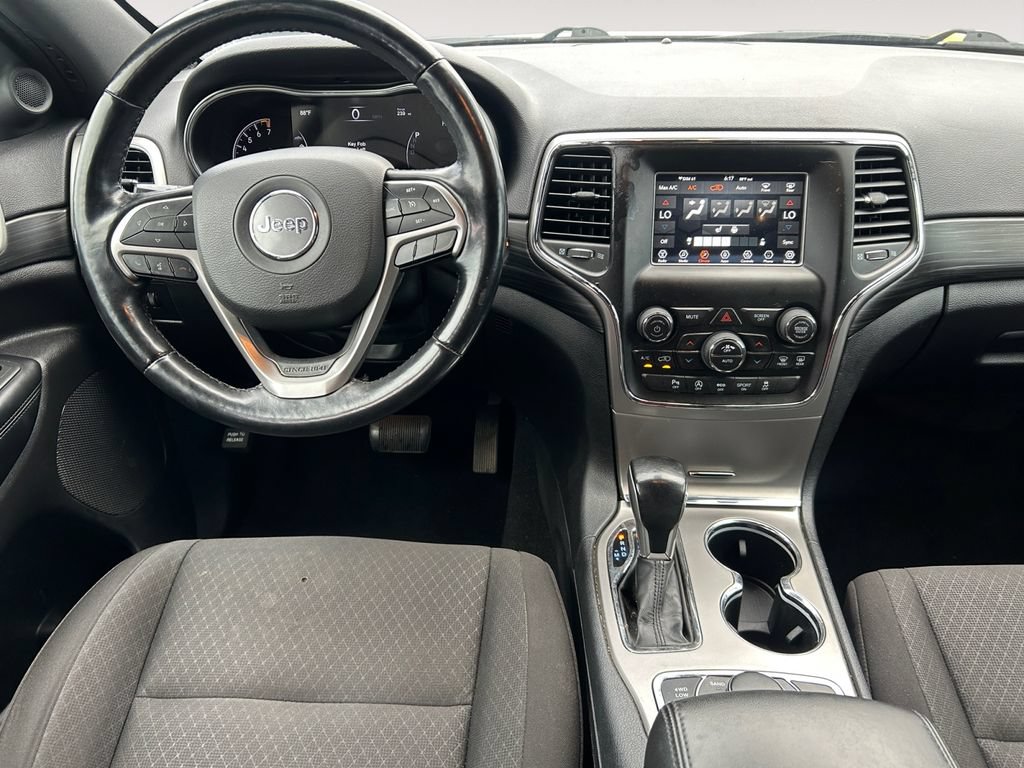 Used 2021 Jeep Grand Cherokee Laredo AWD/4WD image 10