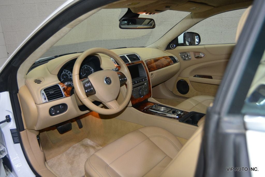 Used 2011 Jaguar XK Coupe RWD image 10