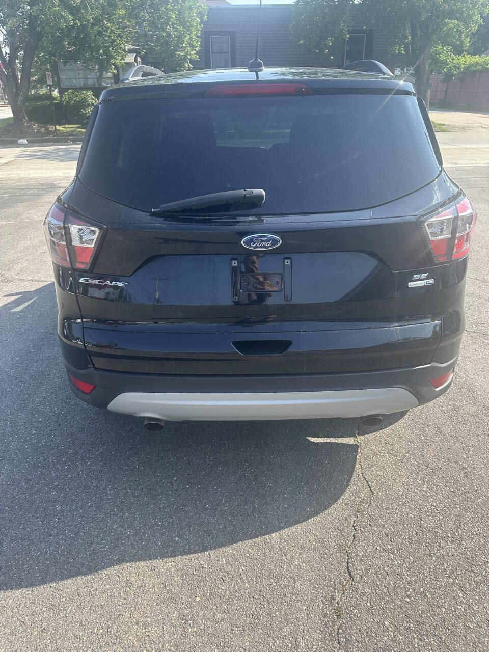 Used 2017 Ford Escape SE image 4