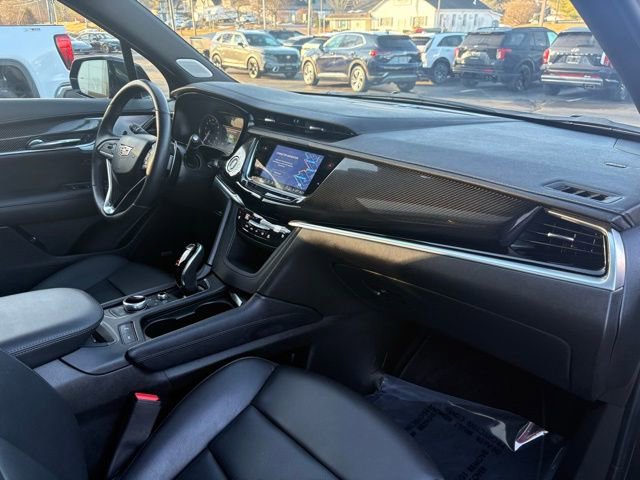 Used 2025 Cadillac XT6 Sport image 31