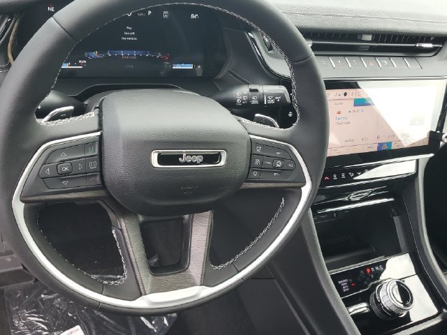 New 2026 Jeep Grand Cherokee L Limited w/ Limited Altitude Package AWD/4WD image 19