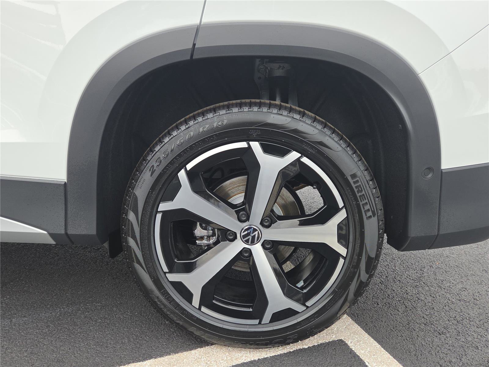 New 2026 Volkswagen Tiguan SE image 10