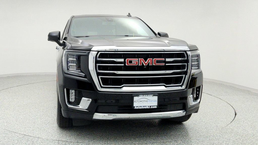 Used 2022 GMC Yukon XL SLT w/ SLT Premium Package image 2