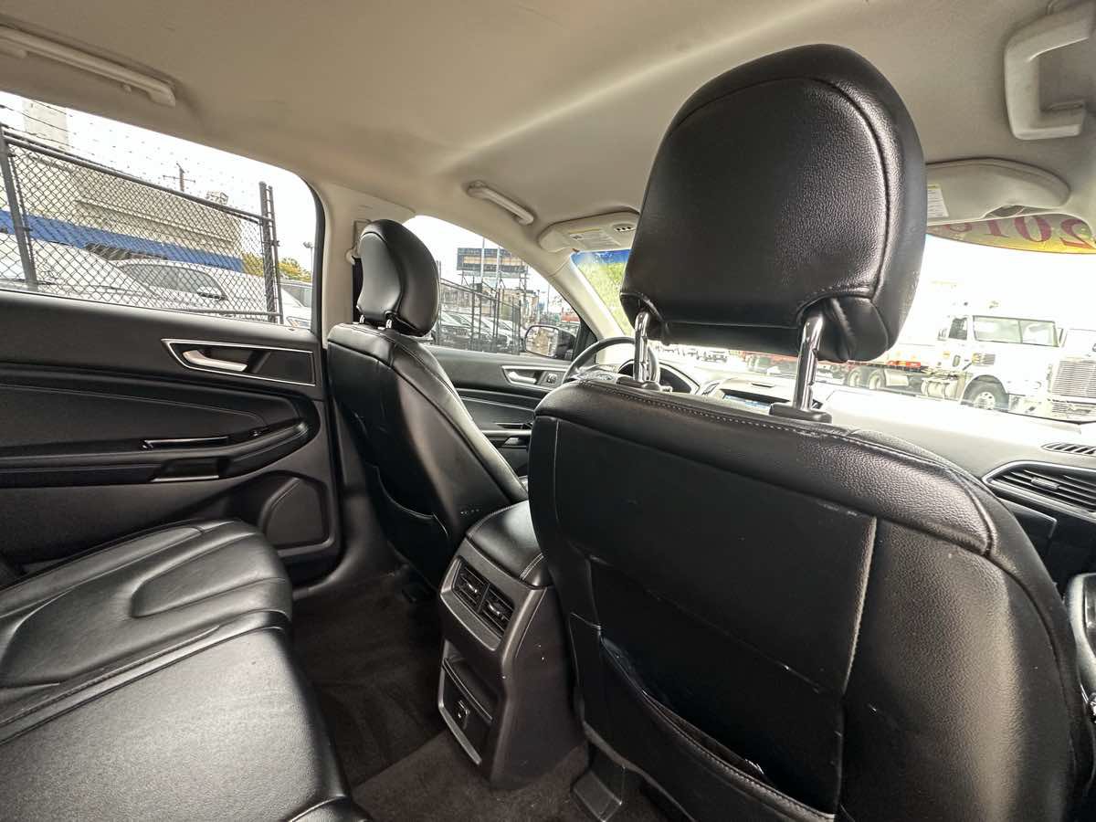 Used 2018 Ford Edge Titanium AWD/4WD image 33
