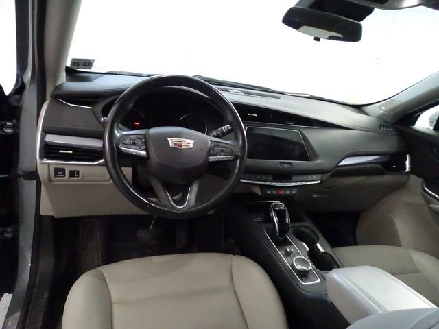 Certified 2023 Cadillac XT4 Luxury w/ Cold Weather Package image 5