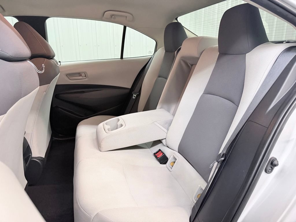 Used 2022 Toyota Corolla LE FWD image 28