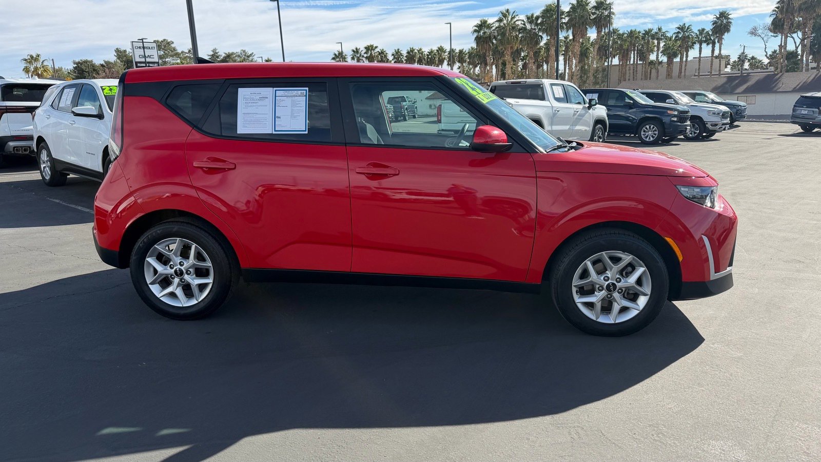Used 2023 Kia Soul LX w/ LX Technology Package image 2