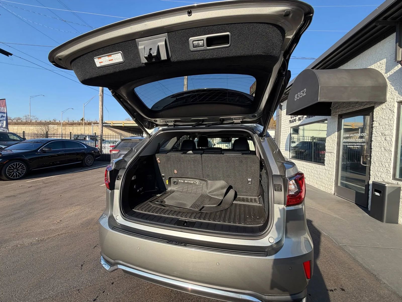 Used 2020 Lexus RX 350L Premium w/ Premium Package image 26