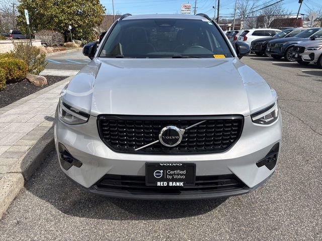 Used 2025 Volvo XC40 B5 Plus AWD/4WD image 8