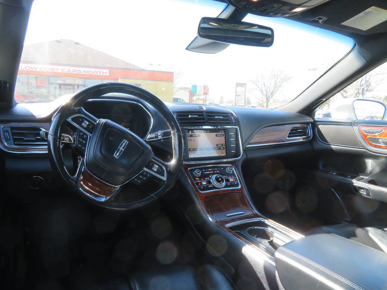 Used 2017 Lincoln Continental Select w/ Continental Climate Package image 5