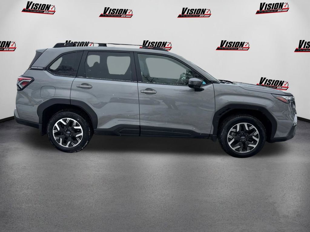 Used 2025 Subaru Forester Premium image 4