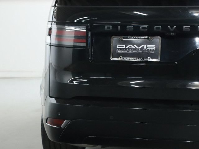 Used 2025 Land Rover Discovery Dynamic SE AWD/4WD image 45