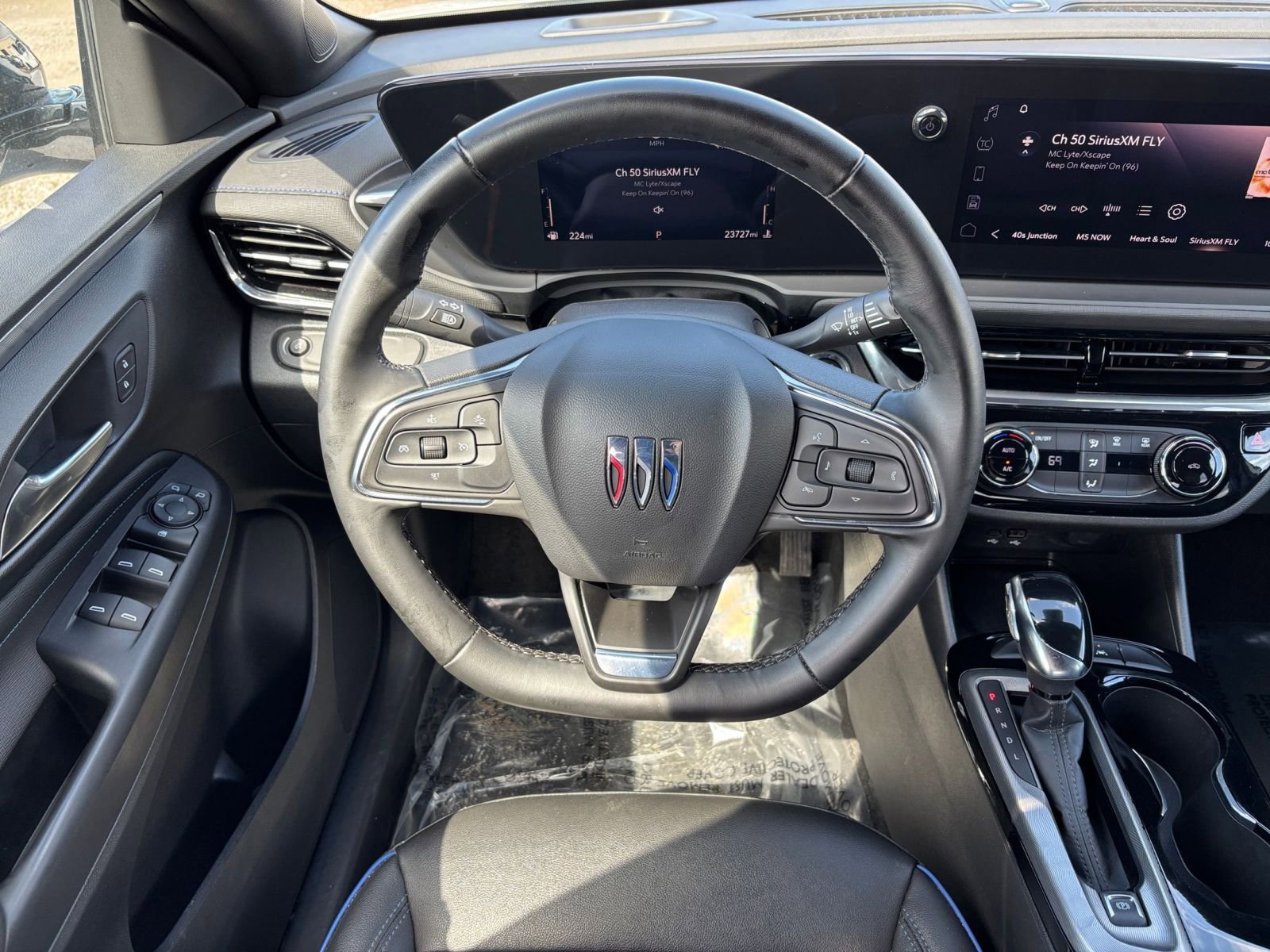 Used 2025 Buick Envista Sport Touring FWD image 34