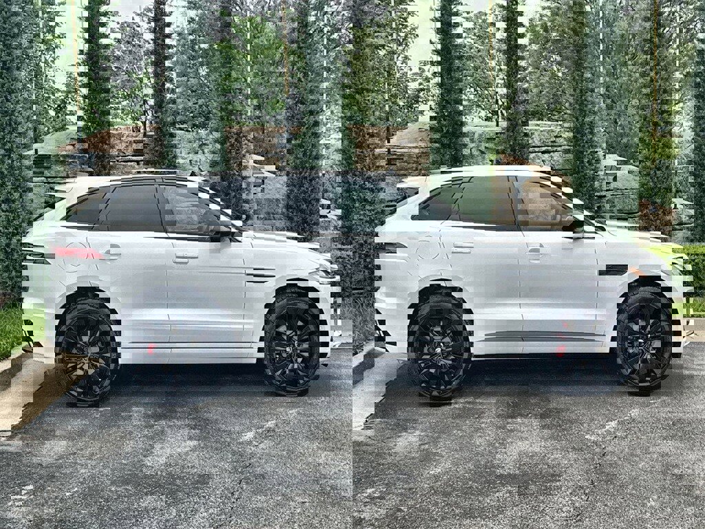 New 2026 Jaguar F-PACE R-Dynamic S image 6