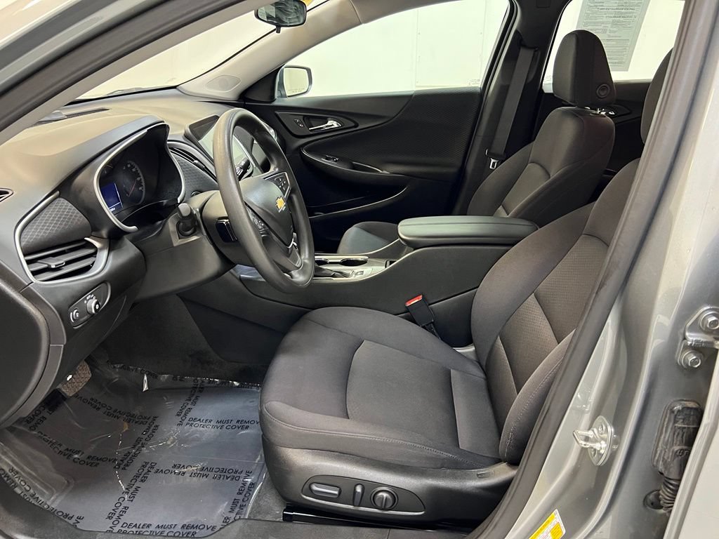 Used 2025 Chevrolet Malibu LT FWD image 15