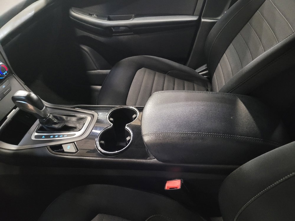 Used 2017 Ford Edge SE w/ Cargo Accessory Package image 26