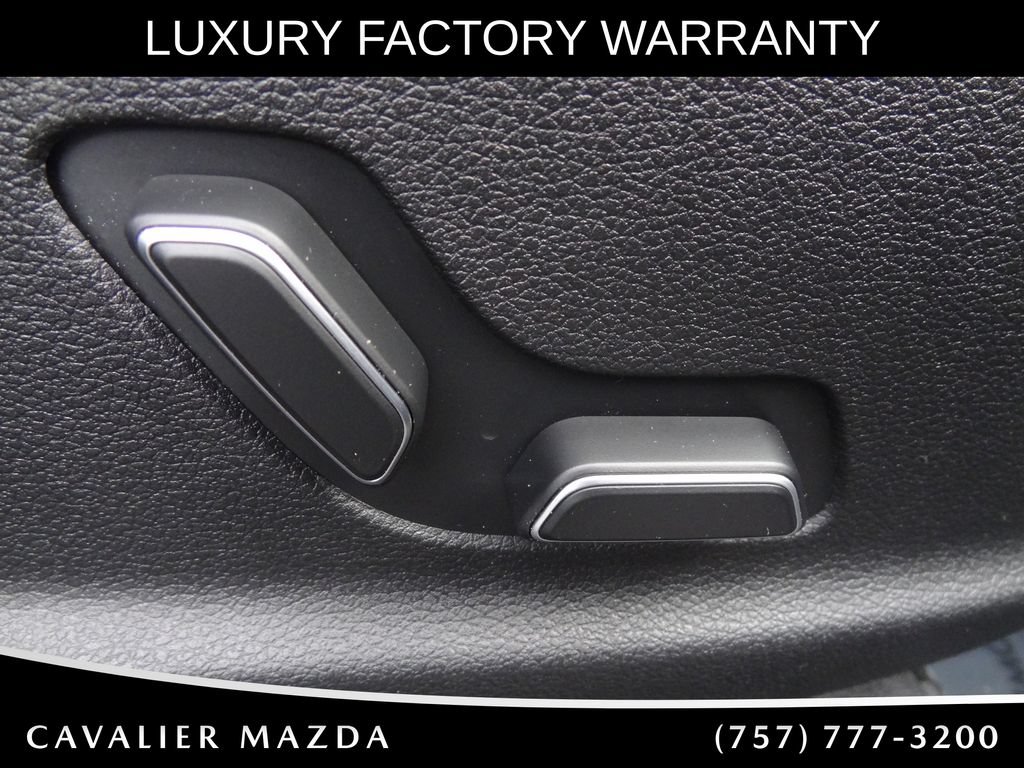 Used 2025 Genesis GV70 2.5T AWD/4WD image 19