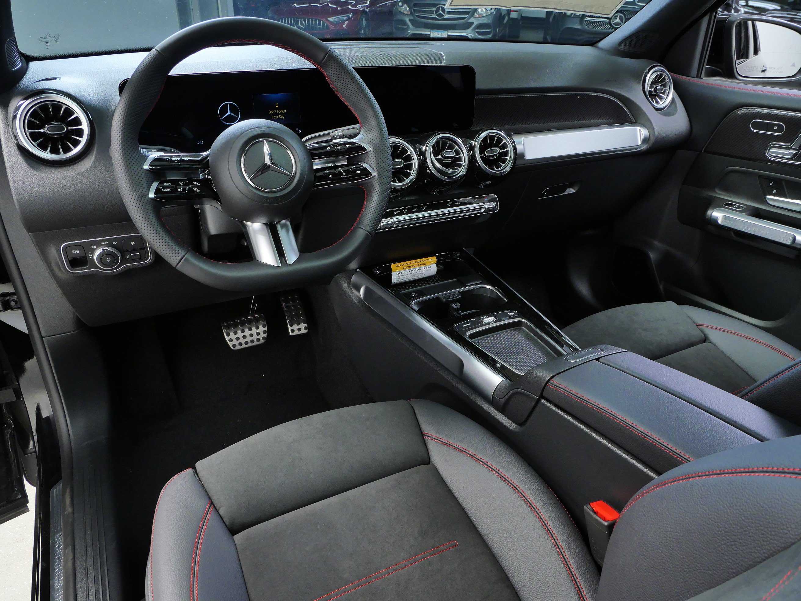 New 2026 Mercedes-Benz GLB 250 4MATIC image 3