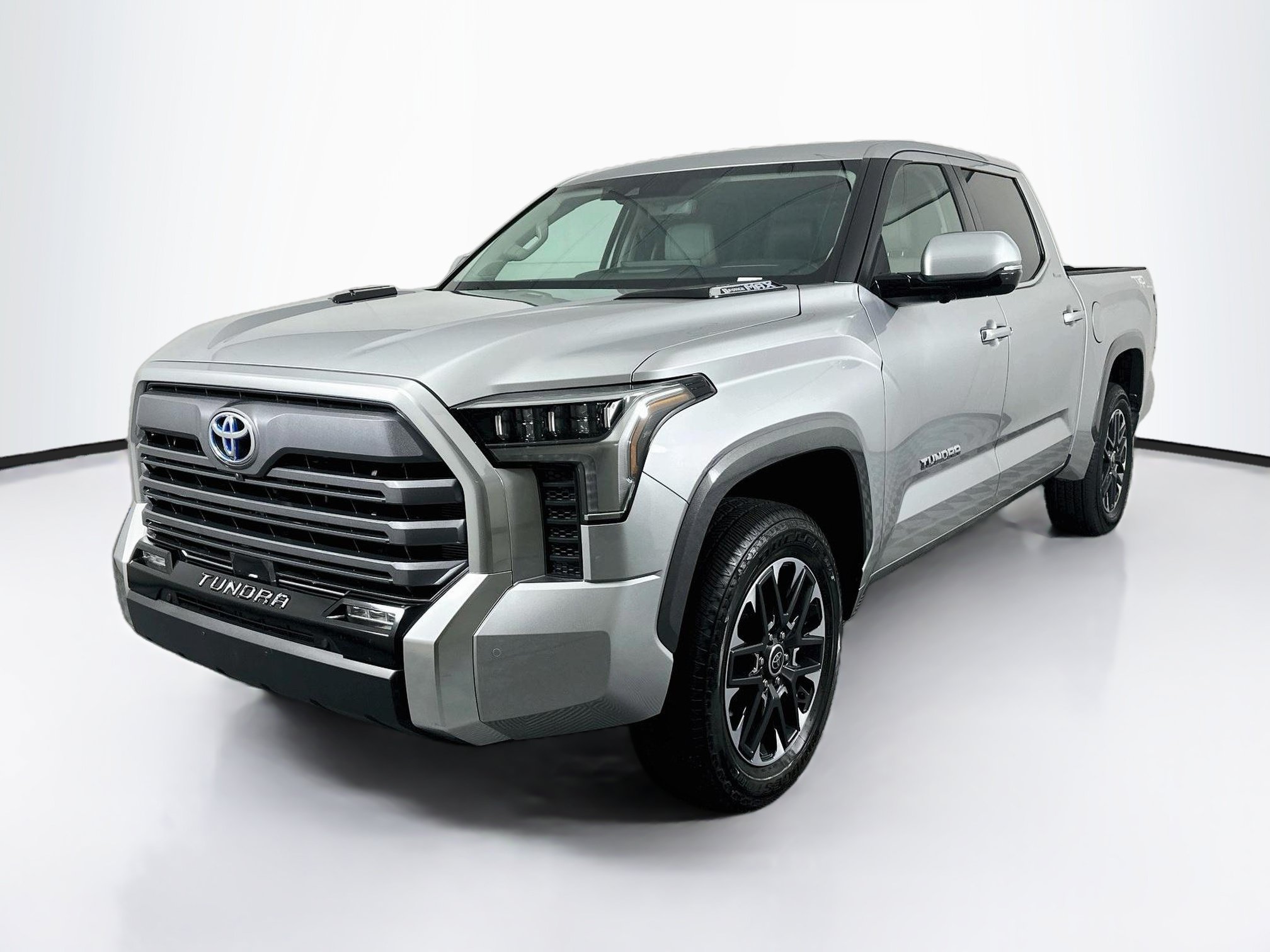 Used 2024 Toyota Tundra Limited AWD/4WD image 3