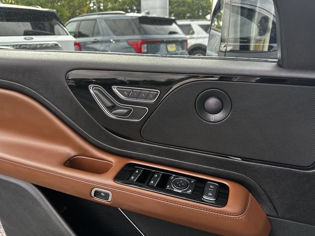 Certified 2024 Lincoln Aviator Reserve w/ Equipment Group 201A AWD/4WD image 31