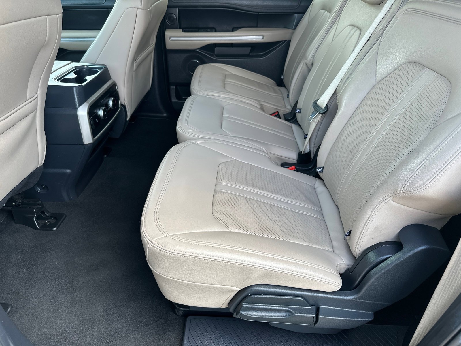 Used 2024 Ford Expedition Max Limited image 23