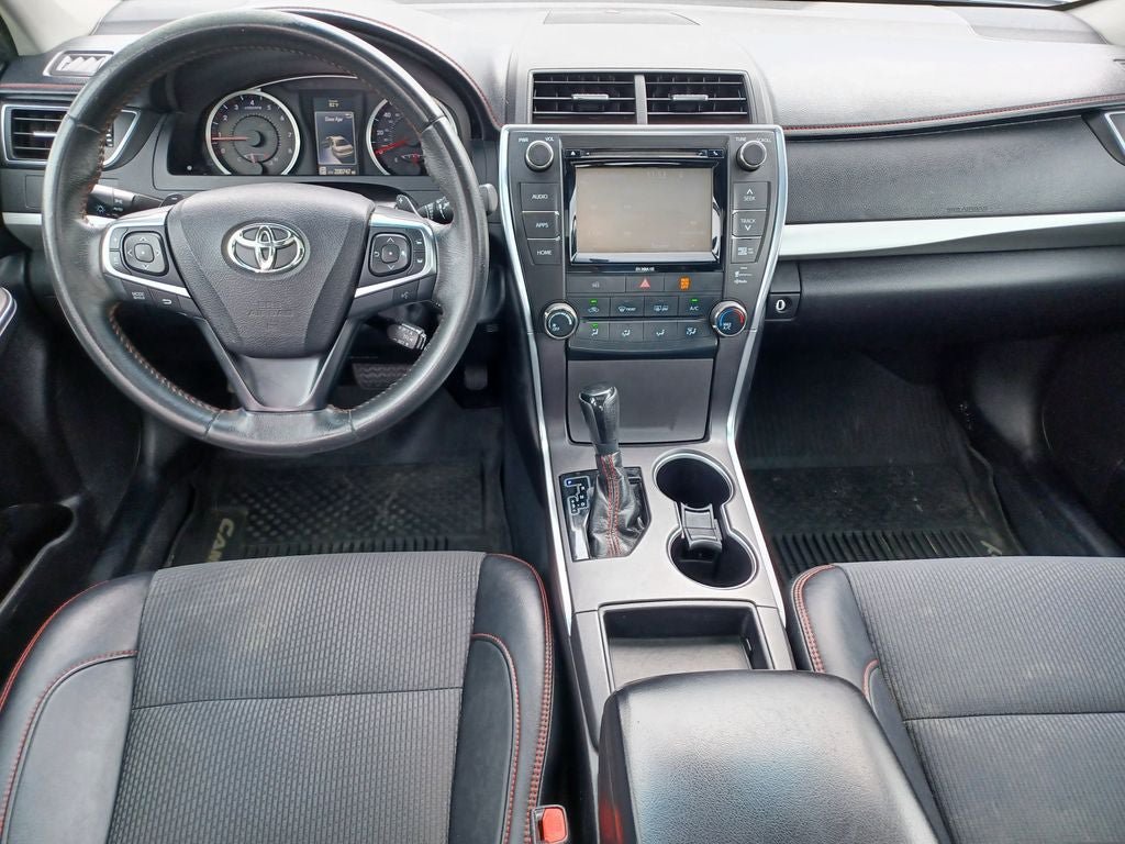 Used 2016 Toyota Camry SE w/ Moonroof Package FWD image 24