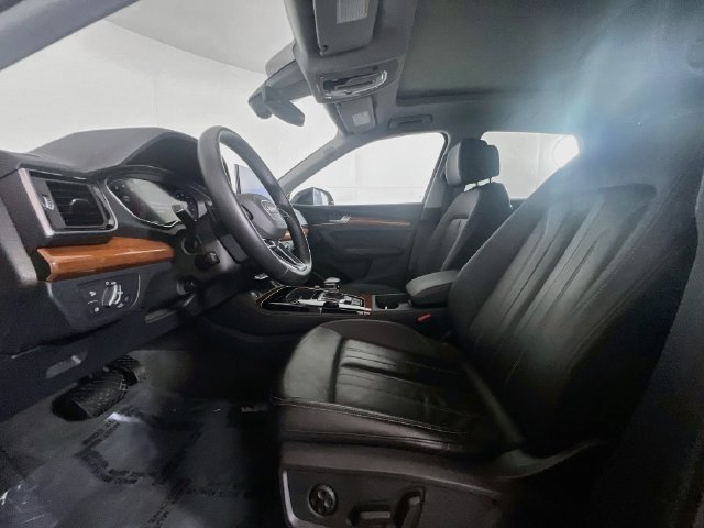 Used 2023 Audi Q5 2.0T Premium Plus w/ Premium Plus Package AWD/4WD image 17