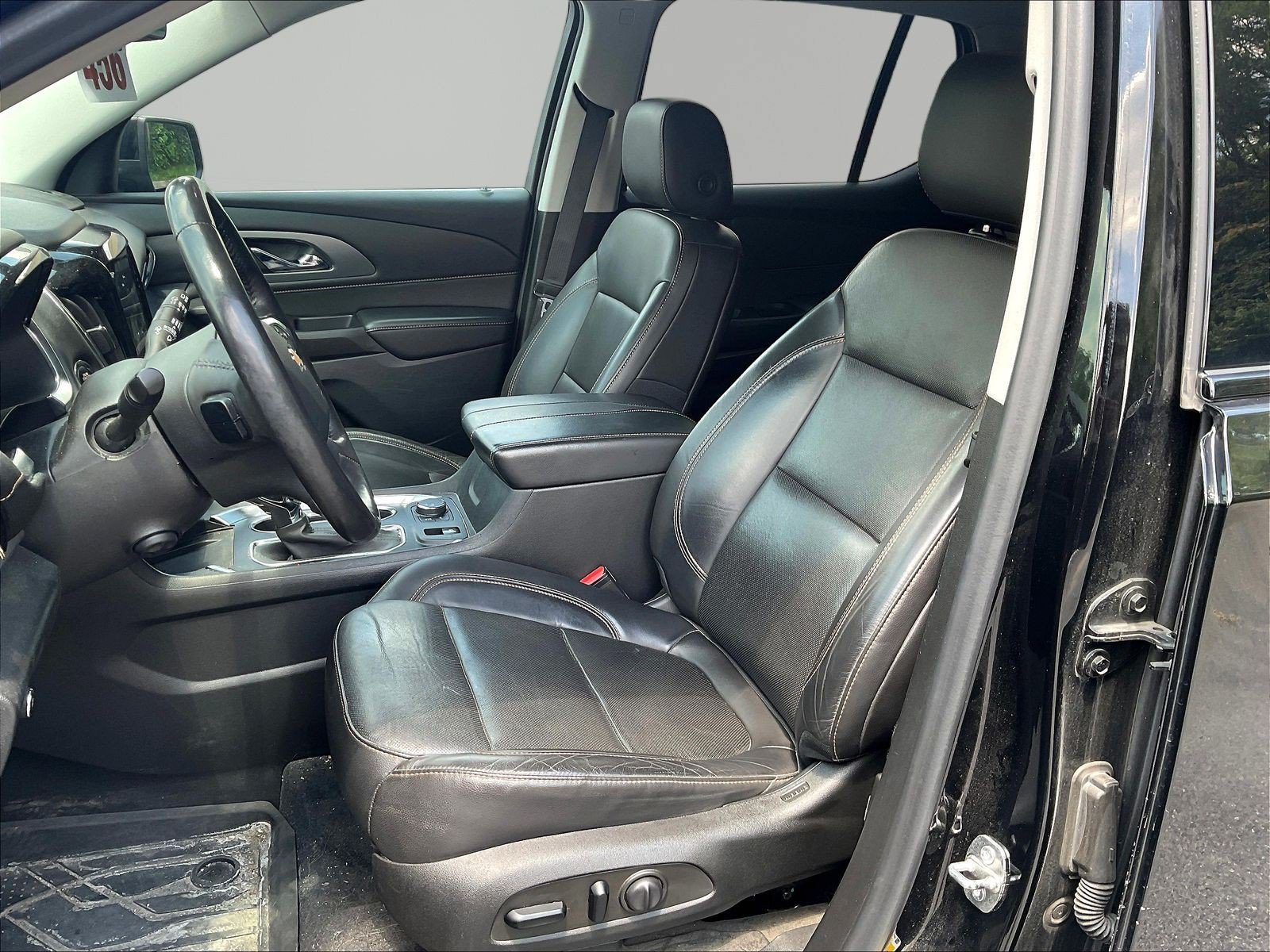 Used 2021 Chevrolet Traverse Premier w/ Redline Edition AWD/4WD image 22