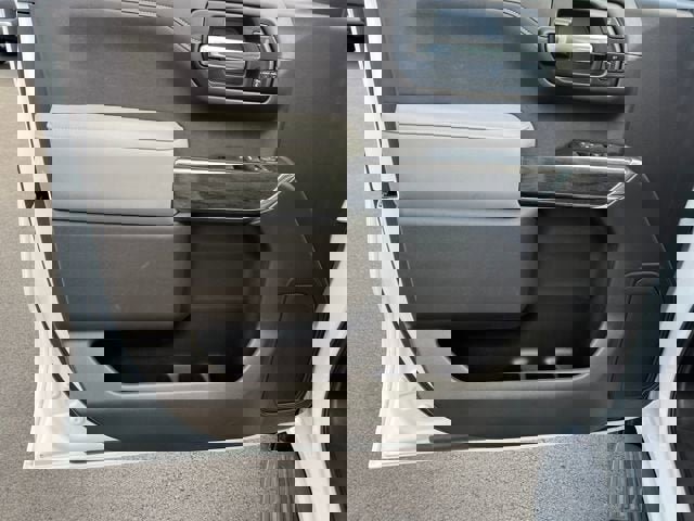 Used 2021 Chevrolet Silverado 1500 LTZ w/ Z71 Off-Road Package image 11