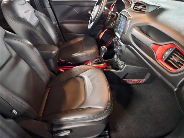 Used 2020 Jeep Renegade Trailhawk w/ Premium Leather Group AWD/4WD image 20