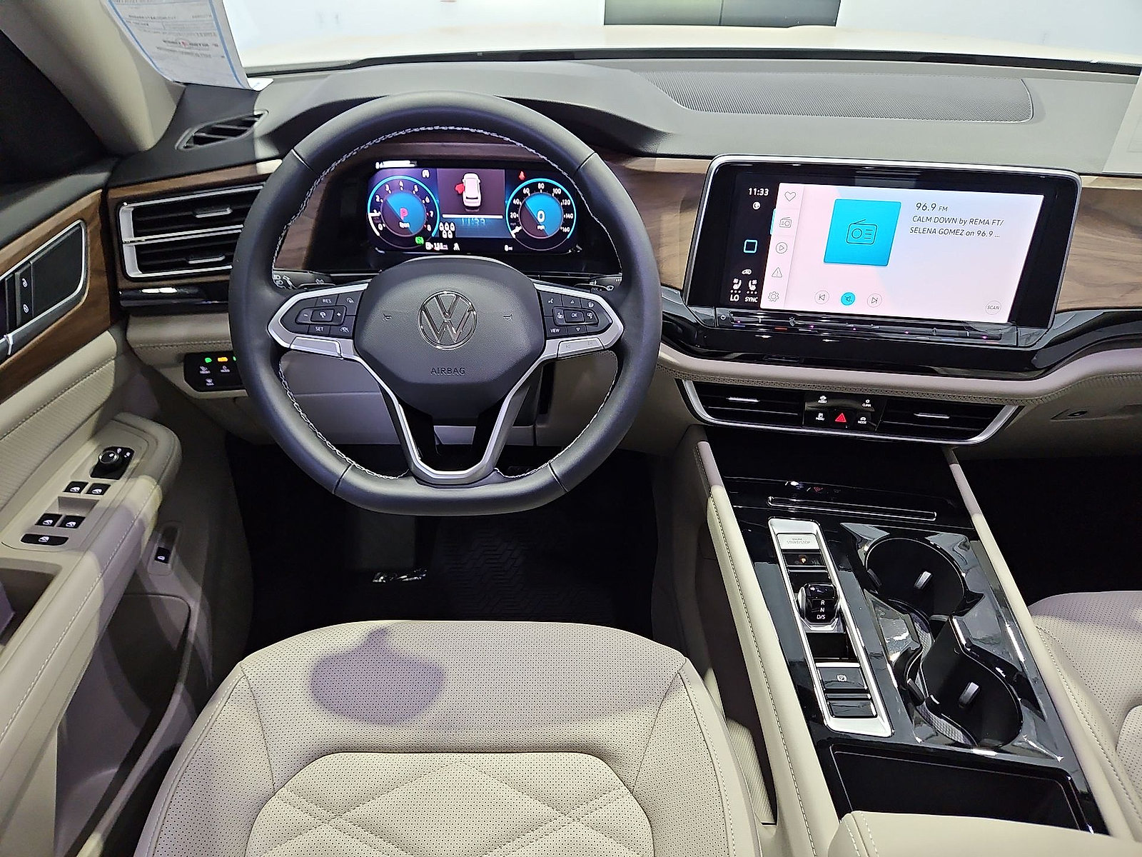 New 2026 Volkswagen Atlas SE FWD image 15