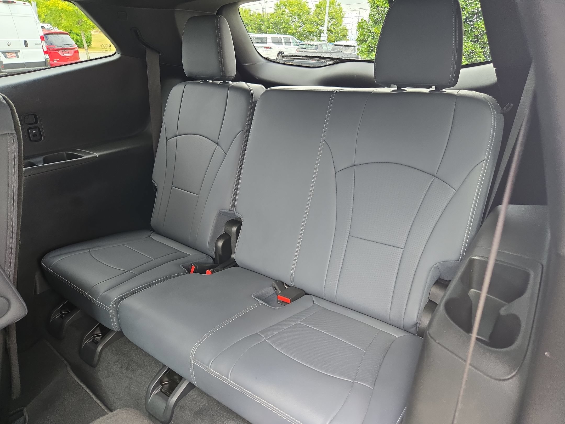 Used 2022 Buick Enclave Essence w/ Experience Buick Package FWD image 37