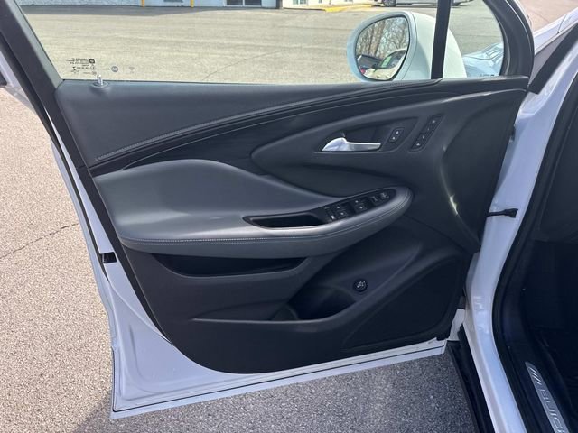 Used 2019 Buick Envision Essence image 25