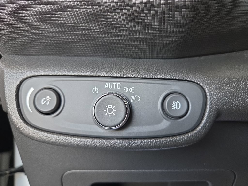 Used 2023 Chevrolet TrailBlazer RS w/ Convenience Package FWD image 37